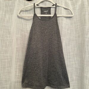 Women’s Old Navy Grey Go-Dry Athletic Tank-Top